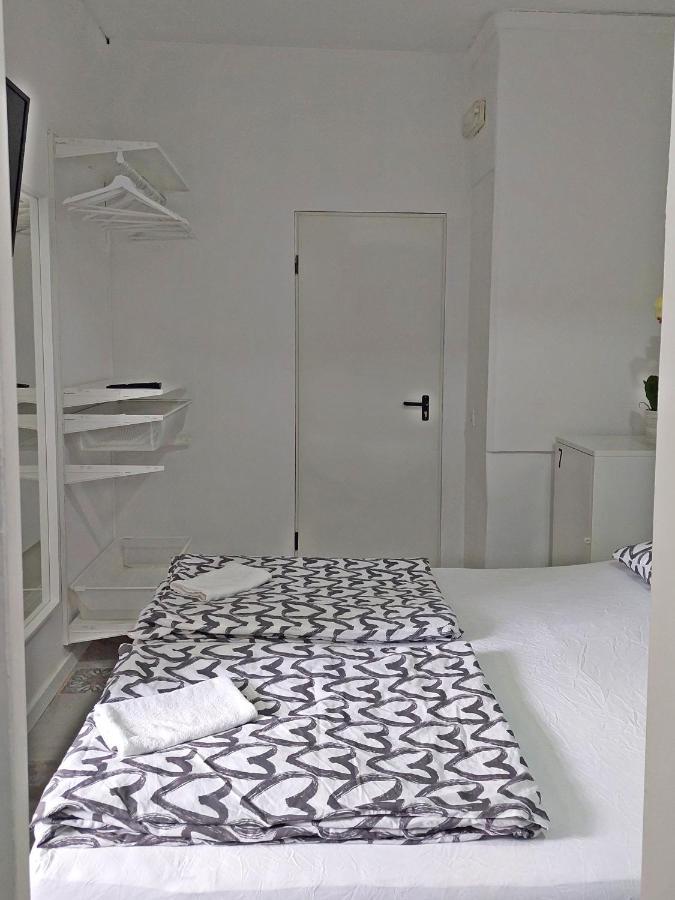 L83 - Rooms And Apartments Лиссабон Экстерьер фото